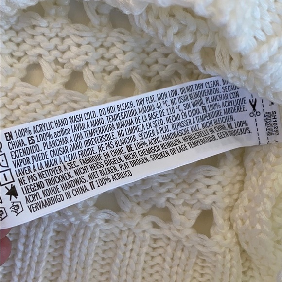 NWOT Forever21 Contemporary SnowWhite KnitSweater - Picture 6 of 6